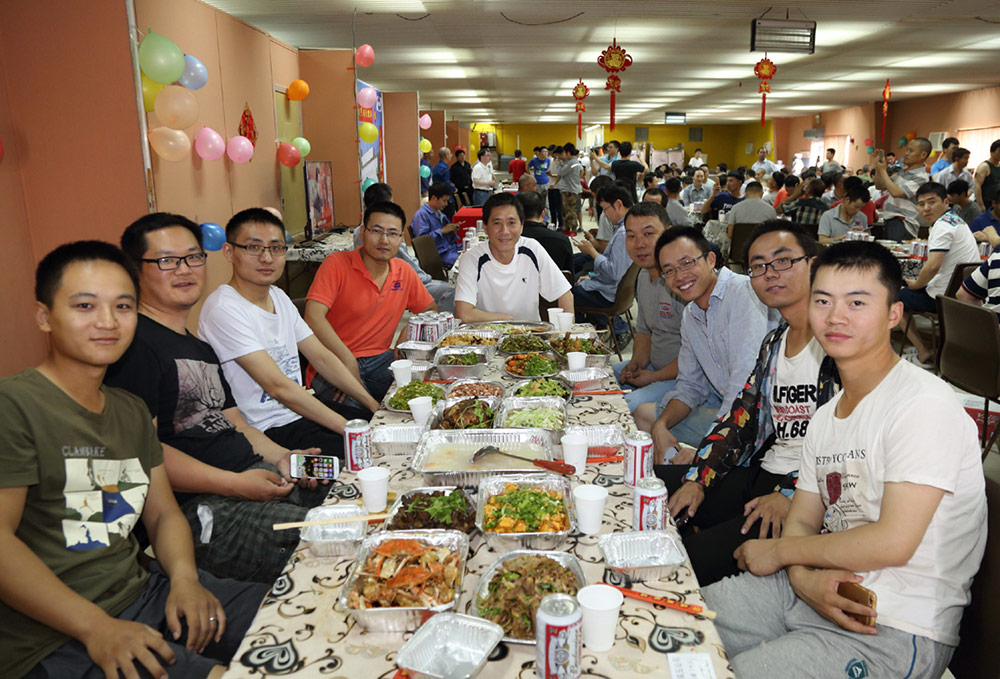 國外現(xiàn)場員工食堂.JPG